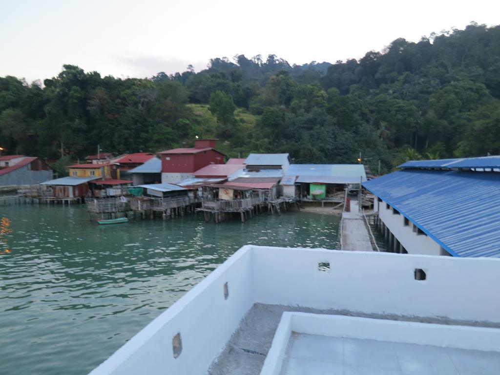 Pangkor Fish House Hotel Pekan Pangkor Exterior photo