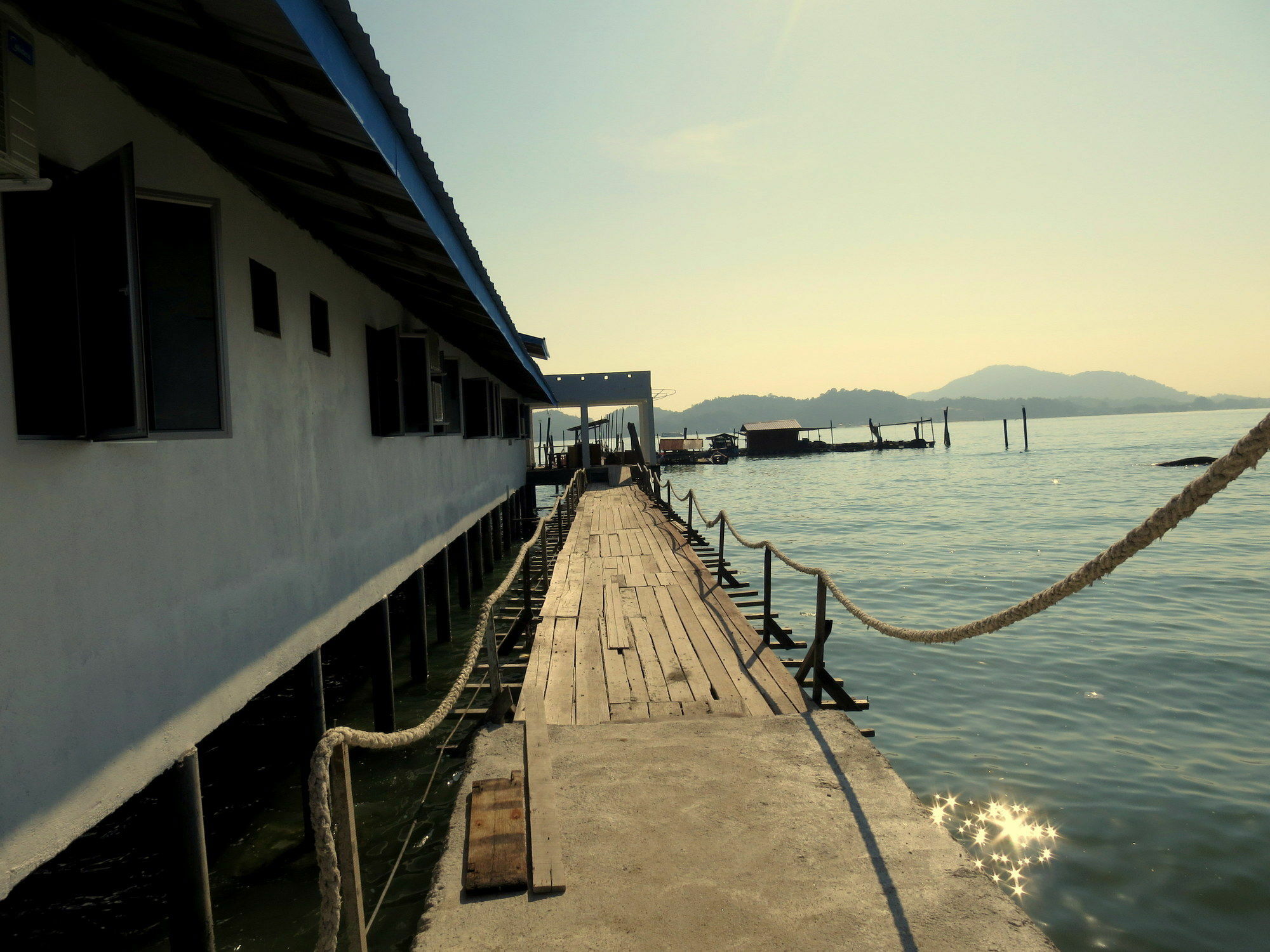 Pangkor Fish House Hotel Pekan Pangkor Exterior photo